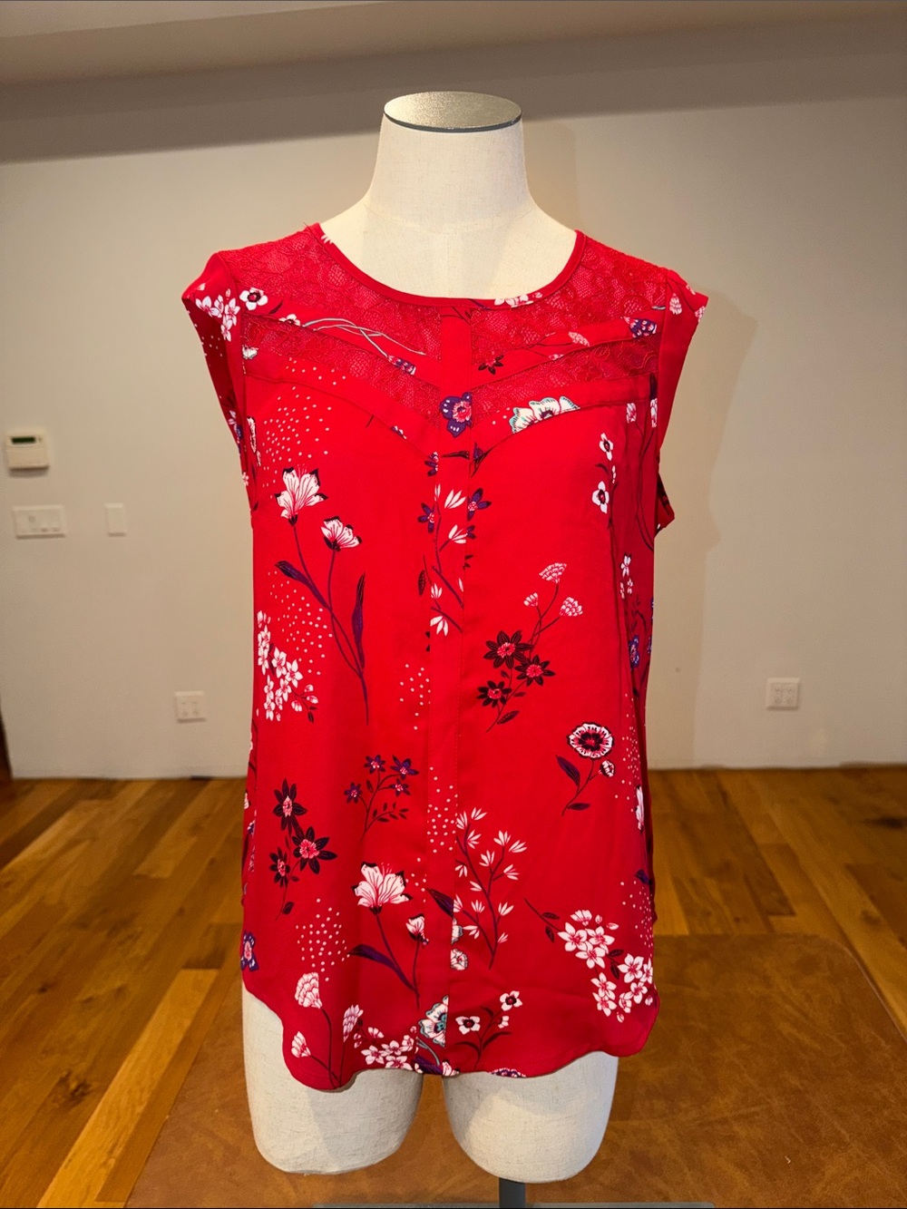 Red Floral Sleeveless Women's Top
